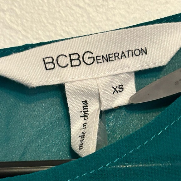 BCBG Emerald Sheer Blouse Women’s Size XS - Picture 4 of 4